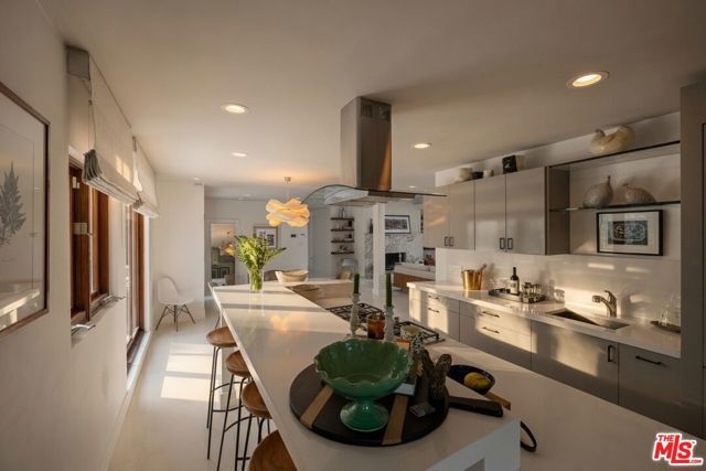 2035 De Mille Drive, Los Angeles, CA 90027