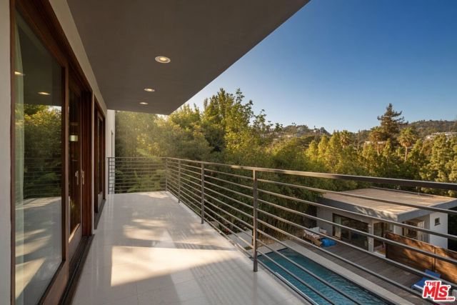 2035 De Mille Drive, Los Angeles, CA 90027