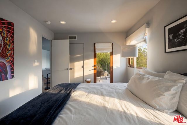 2035 De Mille Drive, Los Angeles, CA 90027