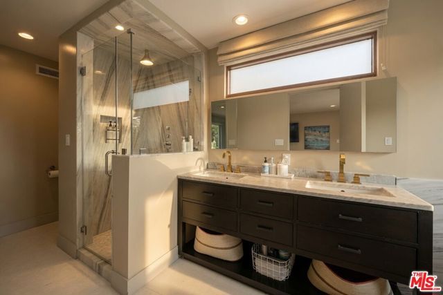 2035 De Mille Drive, Los Angeles, CA 90027