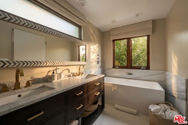 2035 De Mille Drive, Los Angeles, CA 90027