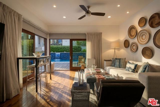 2035 De Mille Drive, Los Angeles, CA 90027