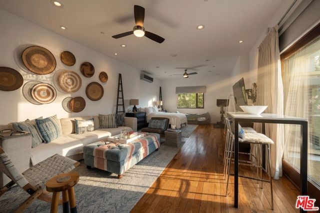 2035 De Mille Drive, Los Angeles, CA 90027