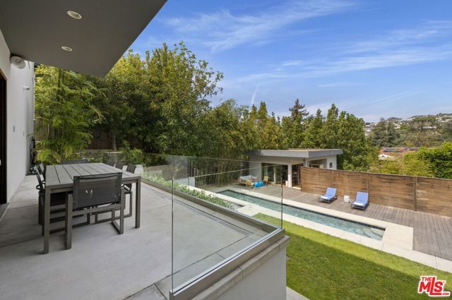 2035 De Mille Drive, Los Angeles, CA 90027