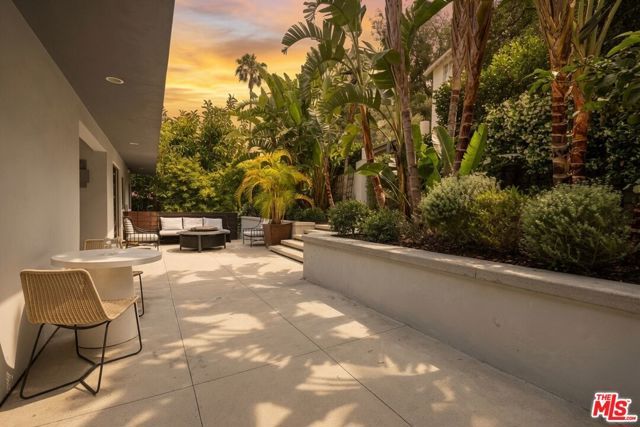 2035 De Mille Drive, Los Angeles, CA 90027