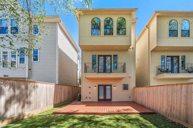 2601 Bevis Street E, Houston, TX 77008