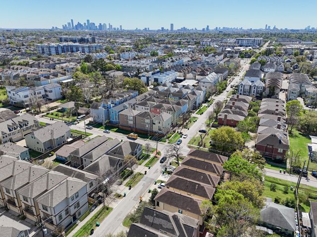 2601 Bevis Street E, Houston, TX 77008