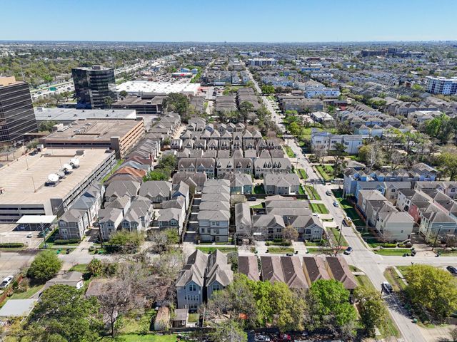 2601 Bevis Street E, Houston, TX 77008