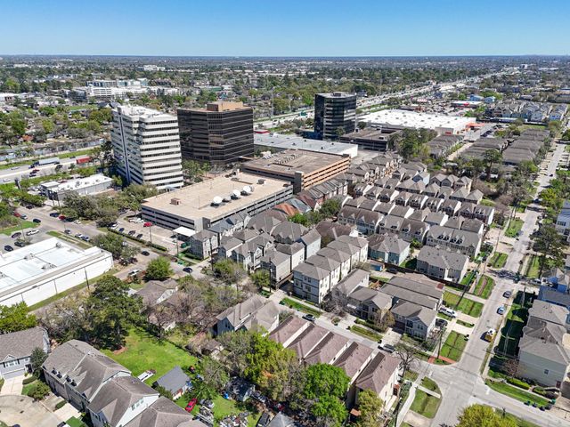 2601 Bevis Street E, Houston, TX 77008