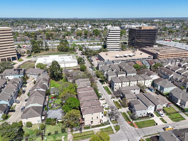 2601 Bevis Street E, Houston, TX 77008
