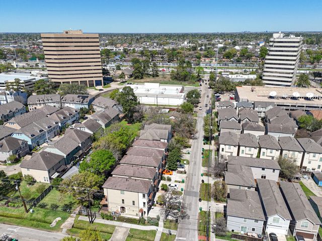 2601 Bevis Street E, Houston, TX 77008