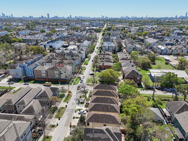 2601 Bevis Street E, Houston, TX 77008