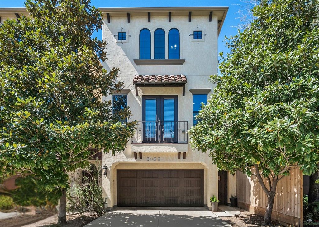 2601 Bevis Street E, Houston, TX 77008