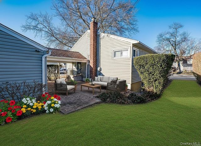 1433 Bowers Drive, Seaford, NY 11783