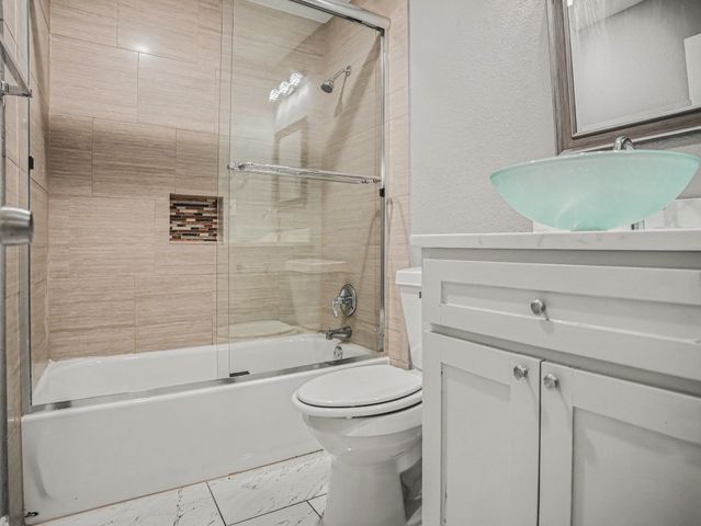 1434 Oakbrook Street, Lancaster, TX 75134