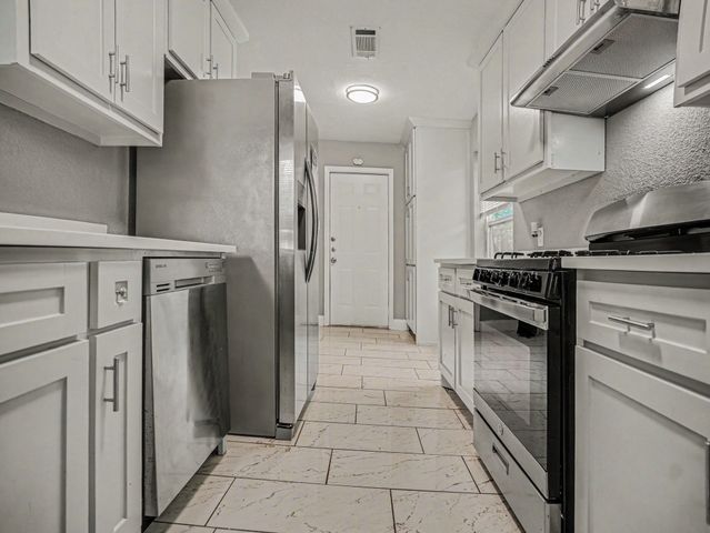 1434 Oakbrook Street, Lancaster, TX 75134