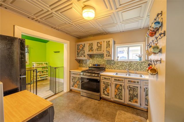 824 Marne Ave, Monongahela, PA 15063