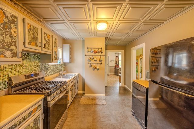 824 Marne Ave, Monongahela, PA 15063