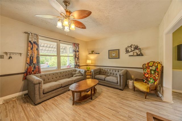 824 Marne Ave, Monongahela, PA 15063