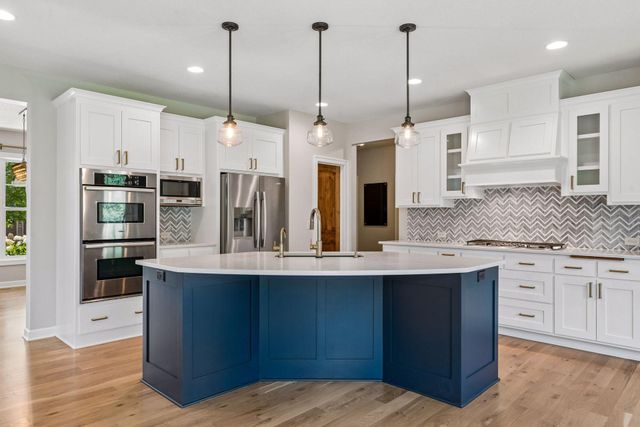 16070 55th Avenue N, Plymouth, MN 55446