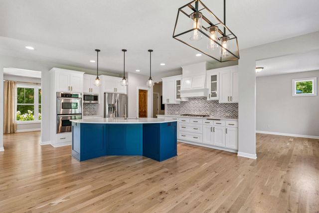 16070 55th Avenue N, Plymouth, MN 55446
