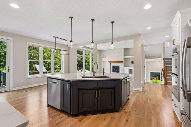 16070 55th Avenue N, Plymouth, MN 55446