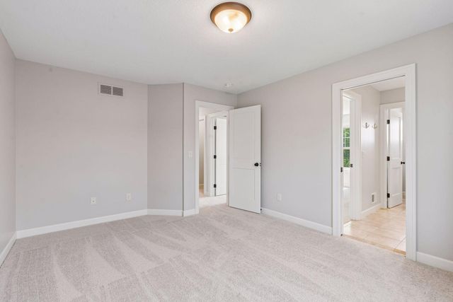 16070 55th Avenue N, Plymouth, MN 55446