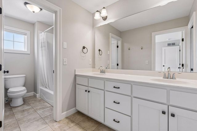 16070 55th Avenue N, Plymouth, MN 55446
