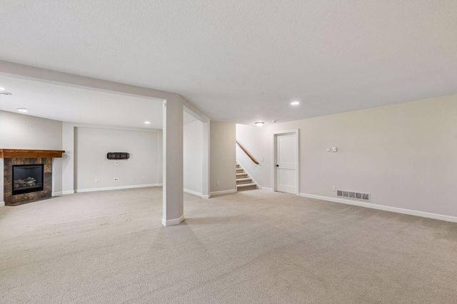 16070 55th Avenue N, Plymouth, MN 55446