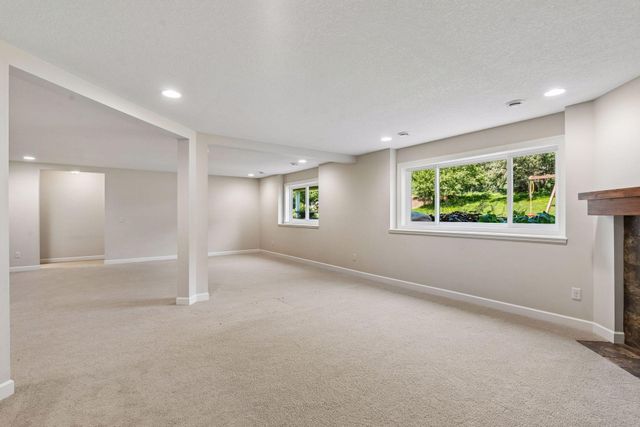 16070 55th Avenue N, Plymouth, MN 55446