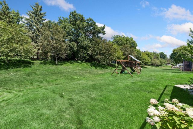 16070 55th Avenue N, Plymouth, MN 55446