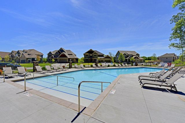 16070 55th Avenue N, Plymouth, MN 55446