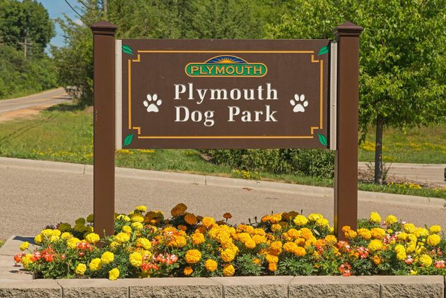 16070 55th Avenue N, Plymouth, MN 55446