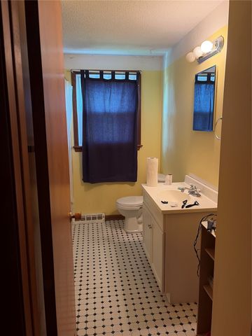 2125 Richard Drive NE, Cedar Rapids, IA 52402