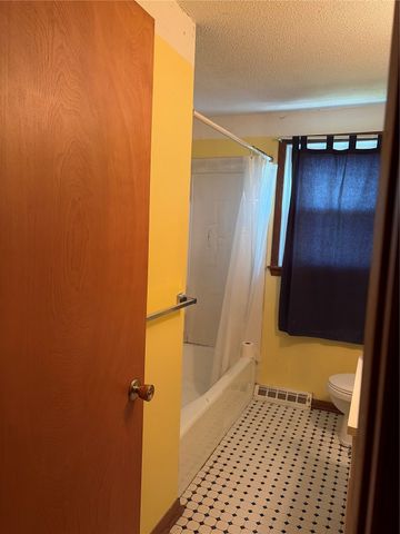 2125 Richard Drive NE, Cedar Rapids, IA 52402