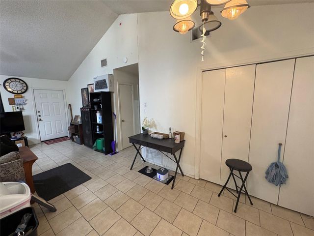 8811-B Pineridge DR B, Austin, TX 78729