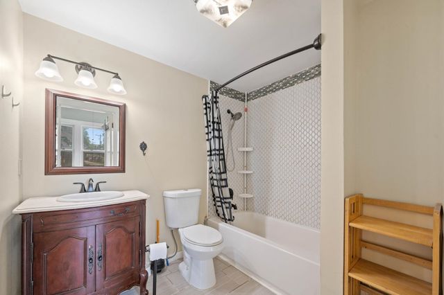 2318 E 1st St N, Wichita, KS 67214