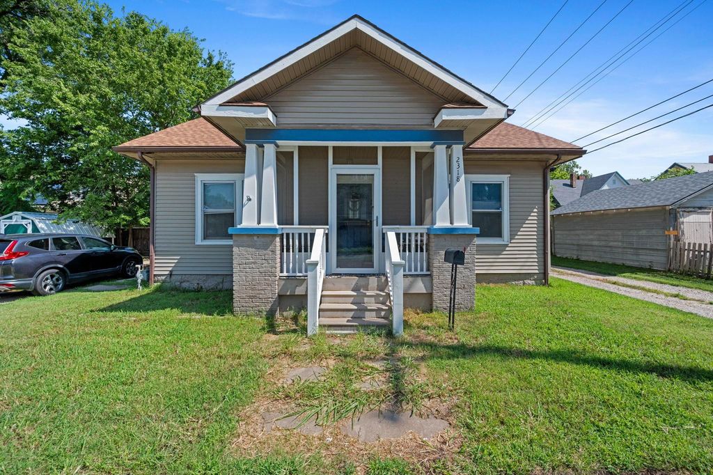 2318 E 1st St N, Wichita, KS 67214