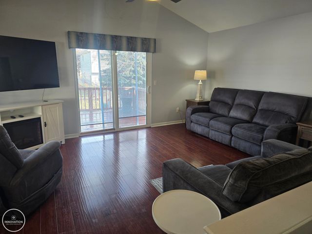 29910 Kenwood Court, Roseville, MI 48066