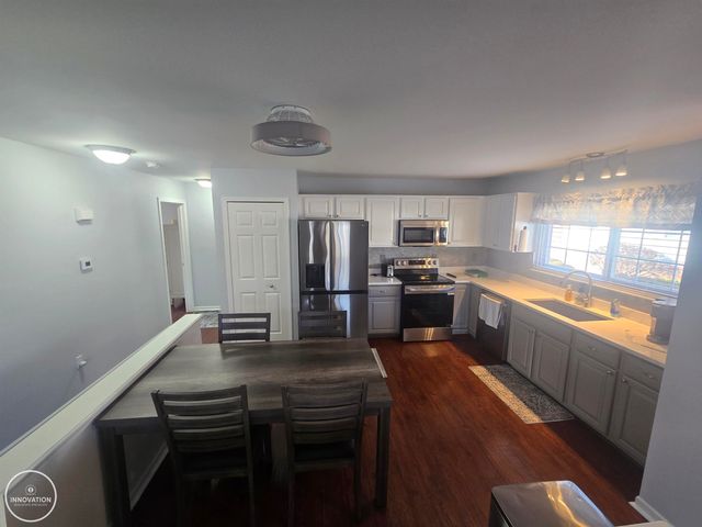 29910 Kenwood Court, Roseville, MI 48066