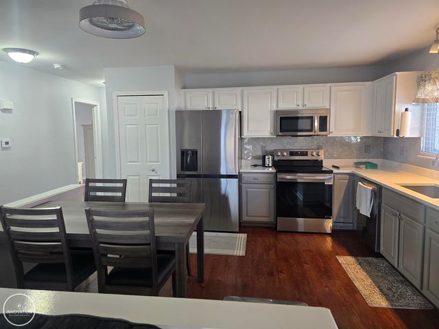 29910 Kenwood Court, Roseville, MI 48066