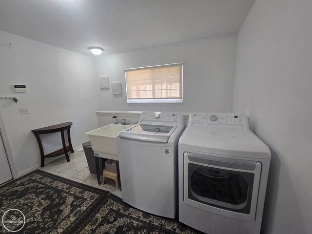 29910 Kenwood Court, Roseville, MI 48066