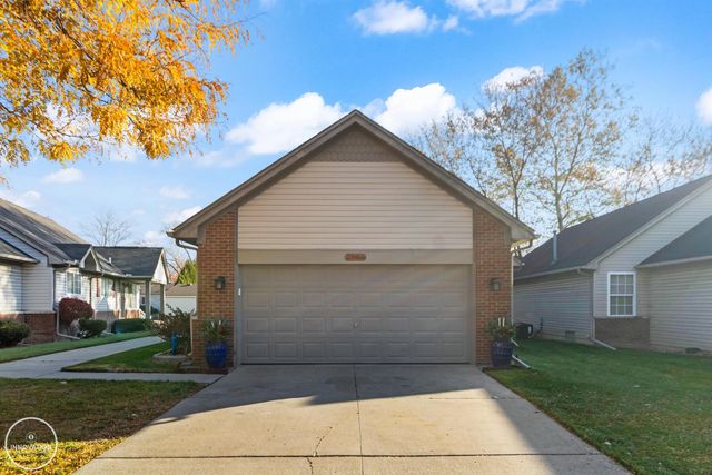29910 Kenwood Court, Roseville, MI 48066