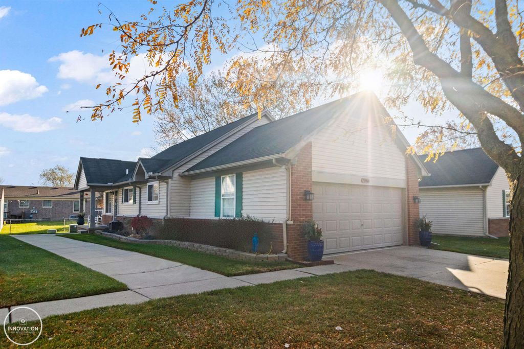 29910 Kenwood Court, Roseville, MI 48066