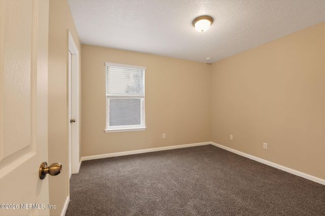 350 VINEYARD Lane, Orange Park, FL 32073