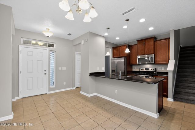 350 VINEYARD Lane, Orange Park, FL 32073