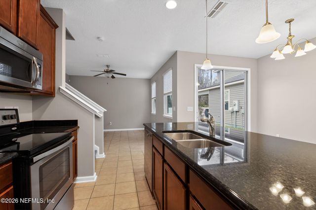 350 VINEYARD Lane, Orange Park, FL 32073