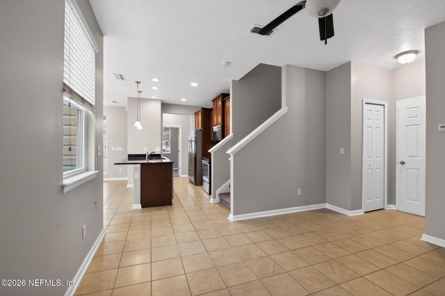 350 VINEYARD Lane, Orange Park, FL 32073