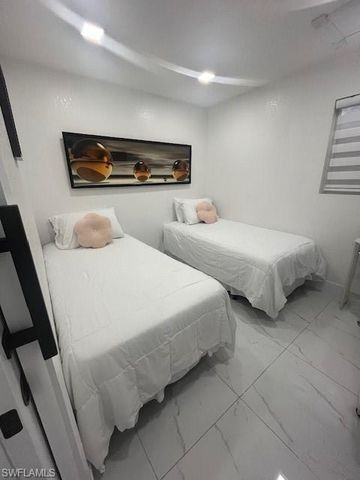 198 E Browning DR, West Palm Beach, FL 33406