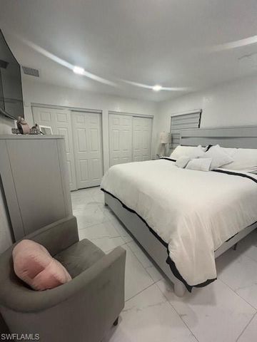 198 E Browning DR, West Palm Beach, FL 33406